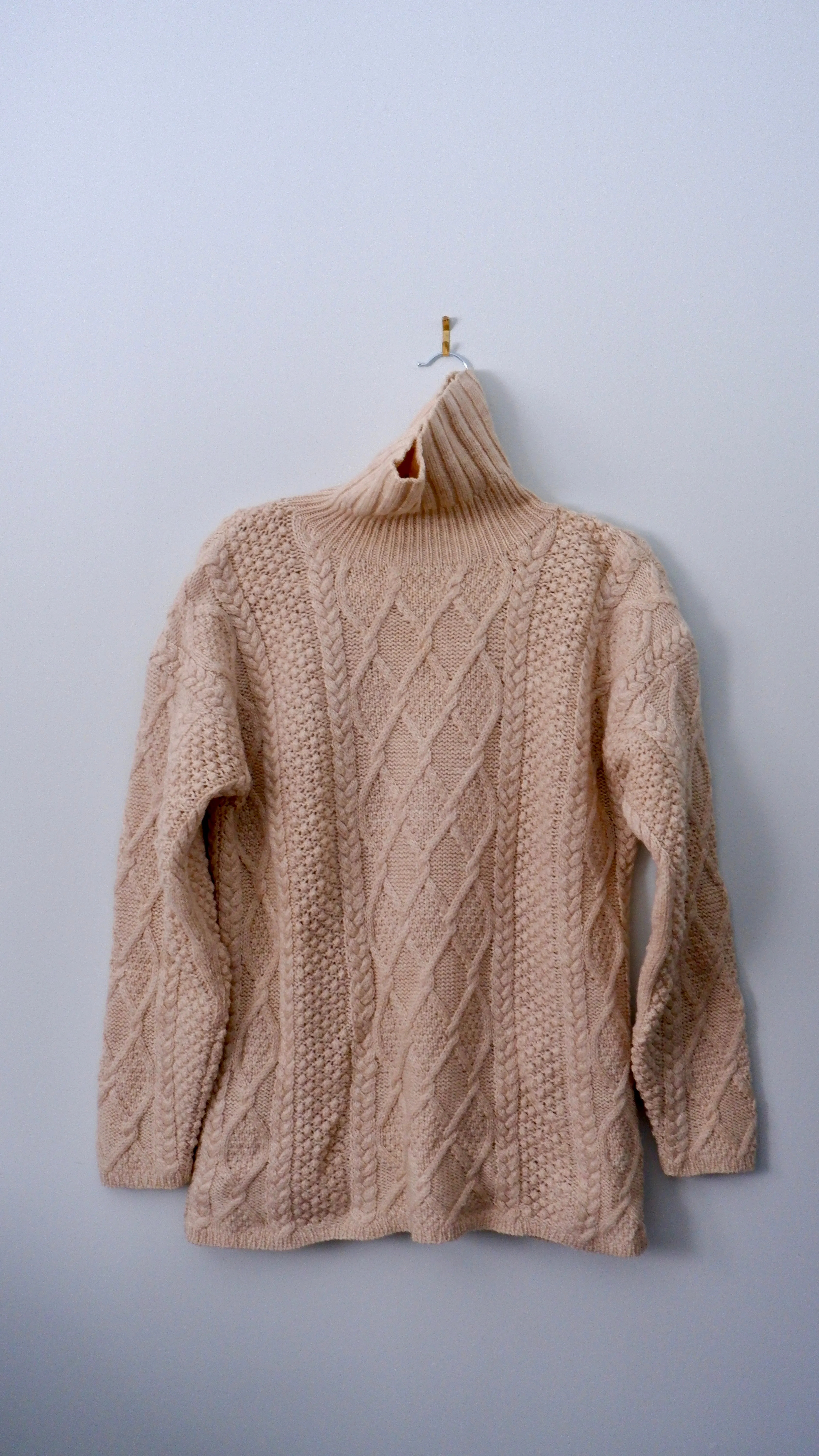 90s Gorgeous Oat Wool Turtleneck - M