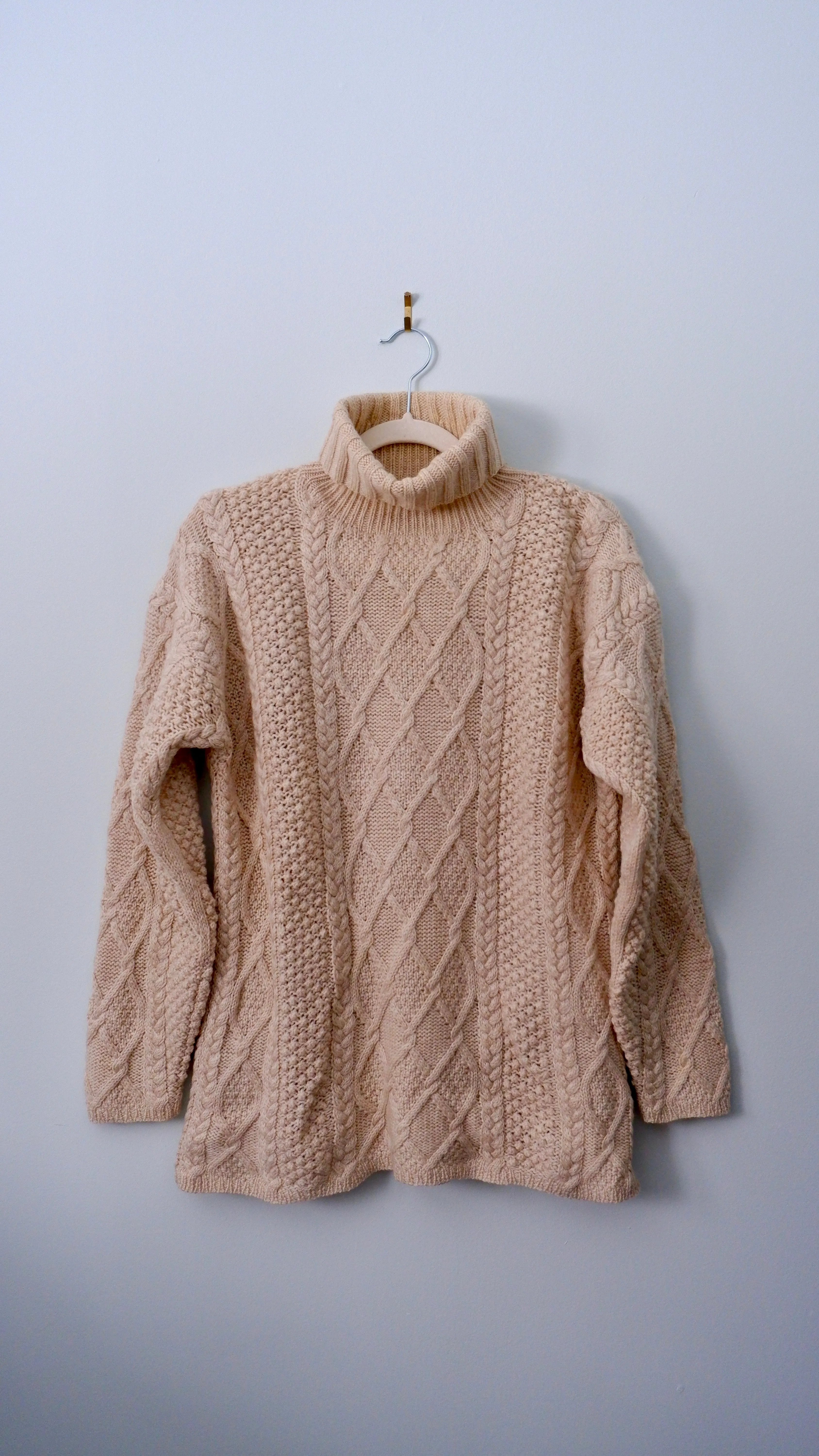 90s Gorgeous Oat Wool Turtleneck - M