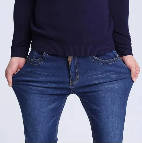 Jeans Slim Straight With Generous Give and Comfortable Waist Fit