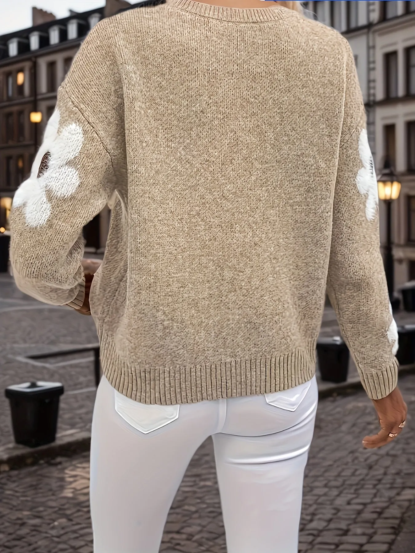 Lieke | Strickpullover mit Blumenmuster