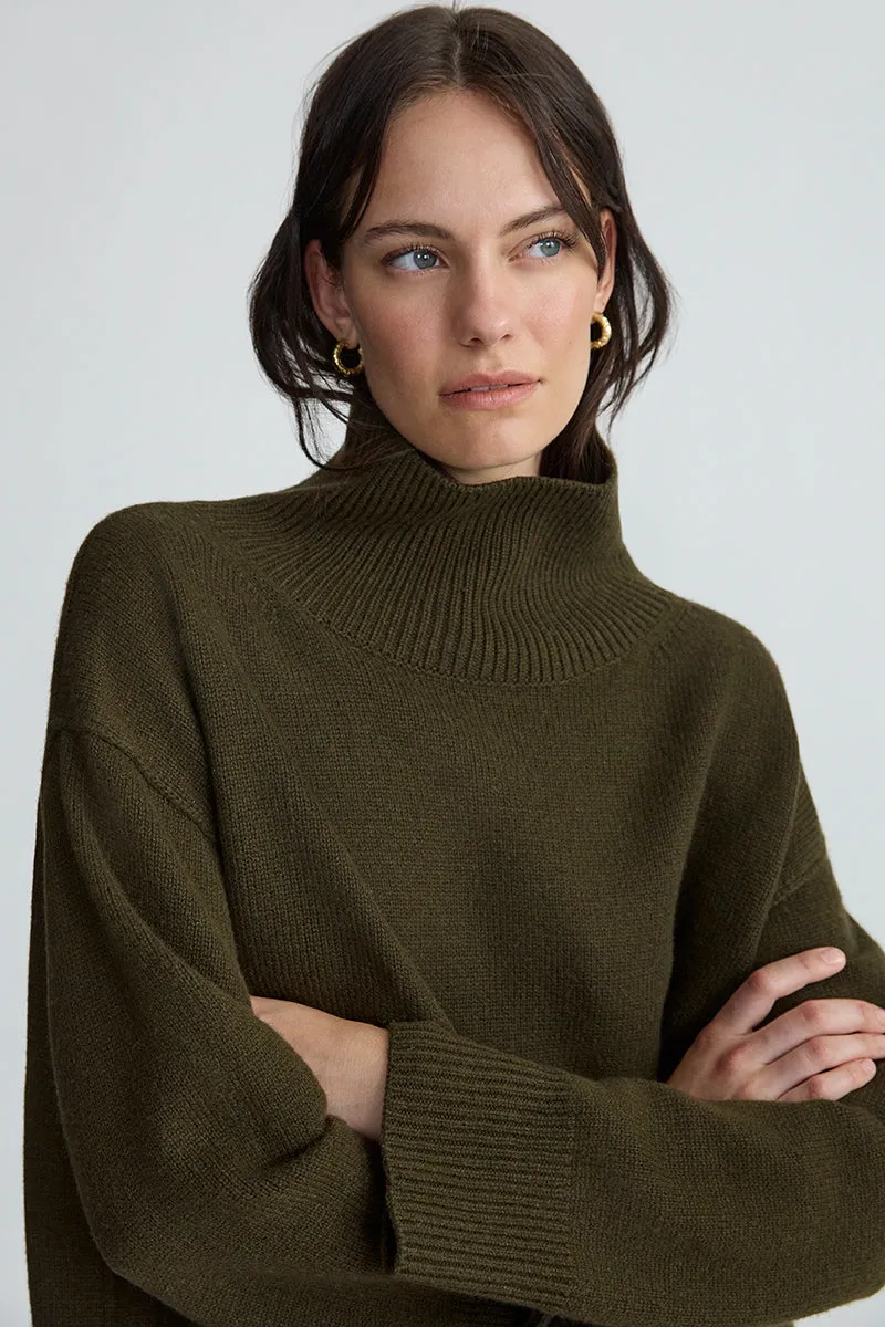 THE CLASSIC TURTLENECK - ARMY GREEN